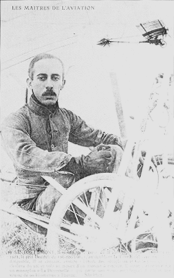 Santos Dumont a bordo do "La Demoiselle".